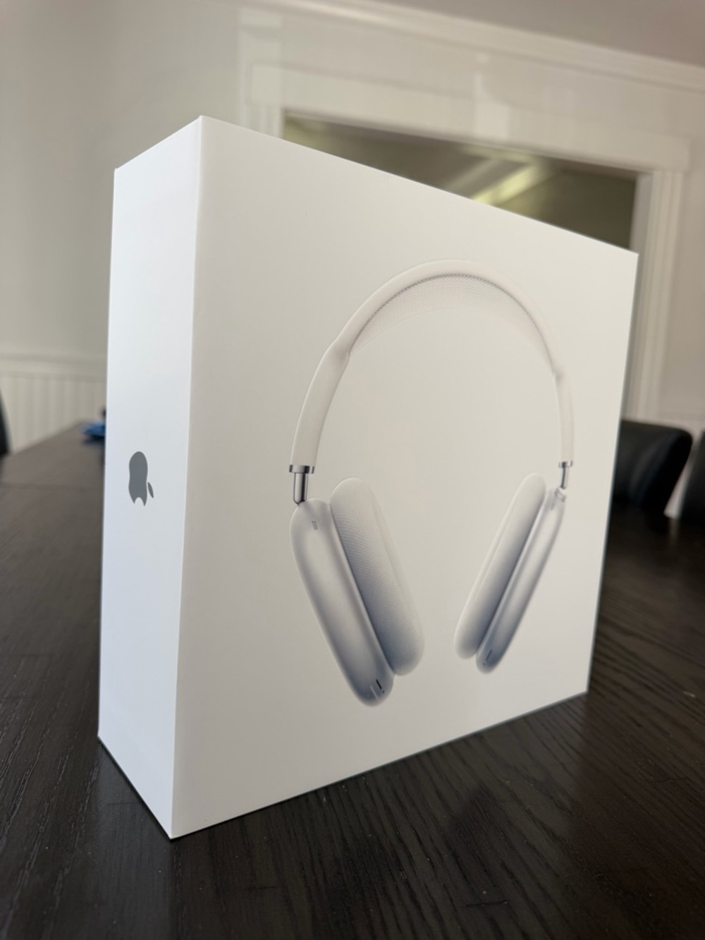 Brand new Apple AirPods Max GEN2 light gray